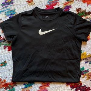 women’s black nike crop top